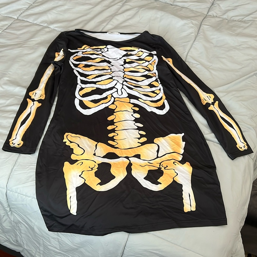 Simple, fun Halloween skeleton dress